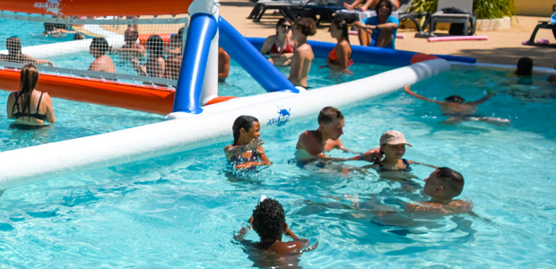 CLUB PER BAMBINI IN PISCINA