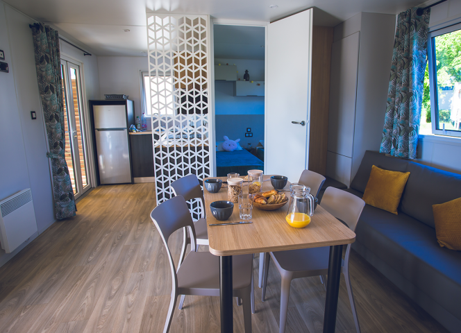 mobile-home lounge